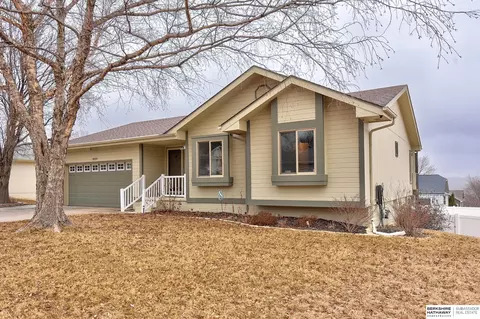 8129 S 69th St, La Vista, NE 68128