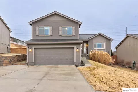 7306 N 143 St, Omaha, NE 68142