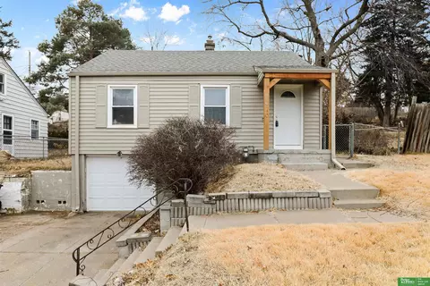976 S 50 Ave, Omaha, NE 68106