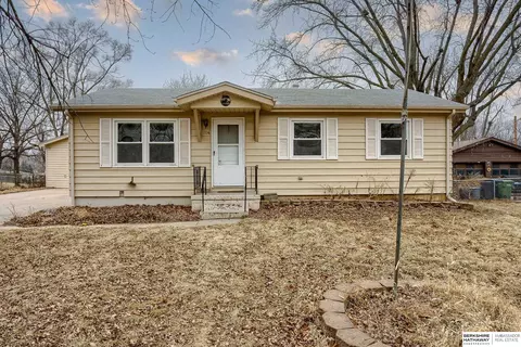 704 Logan Ave, Bellevue, NE 68005