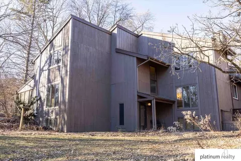5445 Hanover Plz, Omaha, NE 68152