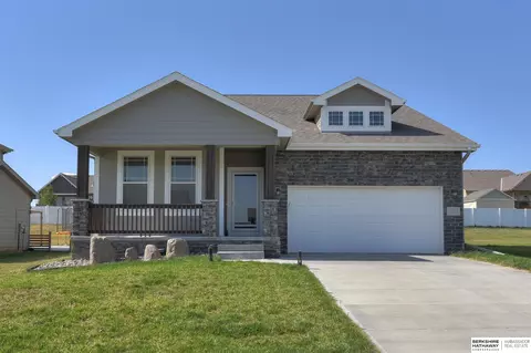 12122 S 209th Ave, Gretna, NE 68028