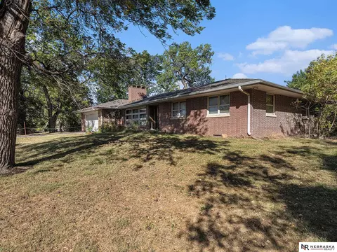 Exterior - 7300 W Bluff Rd, Malcolm, NE 68402 photo 8 of 12