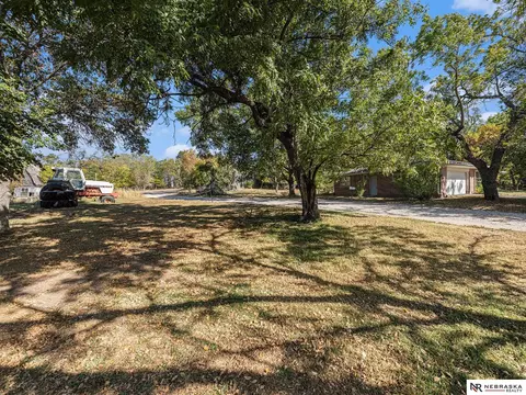 Exterior - 7300 W Bluff Rd, Malcolm, NE 68402 photo 5 of 12