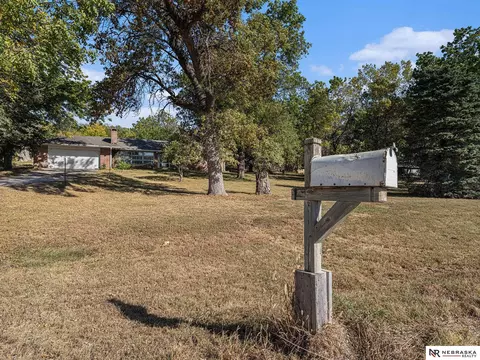 Exterior - 7300 W Bluff Rd, Malcolm, NE 68402 photo 6 of 12