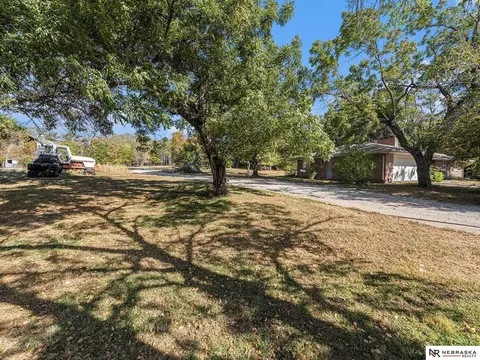 Exterior - 7300 W Bluff Rd, Malcolm, NE 68402 photo 4 of 12