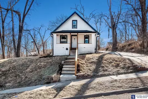 3913 Laurel Ave, Omaha, NE 68111