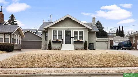 5712 Mason St, Omaha, NE 68106