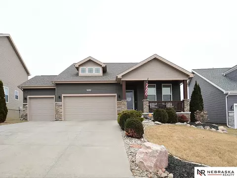 7925 N 116th St, Omaha, NE 68142