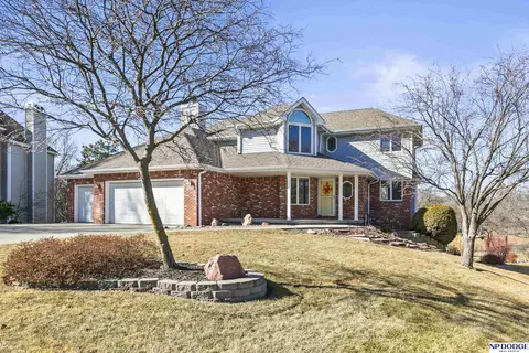 6911 Pine Lake Ct, Lincoln, NE 68516