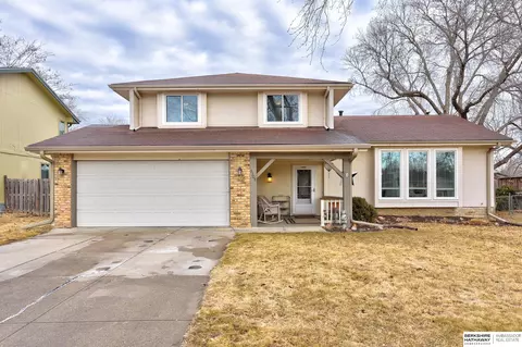 3308 Lynnwood Dr, Bellevue, NE 68123