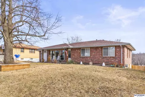 9713 Linden Ave, Bellevue, NE 68123