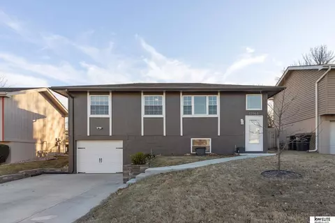 12963 Browne Cir, Omaha, NE 68164