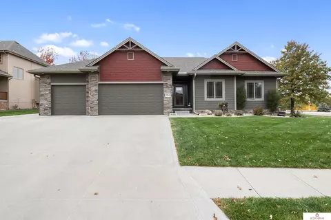 7512 N 155th Ter, Bennington, NE 68007