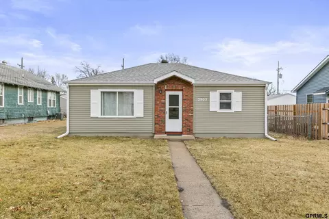 2503 Van Buren St, Bellevue, NE 68005