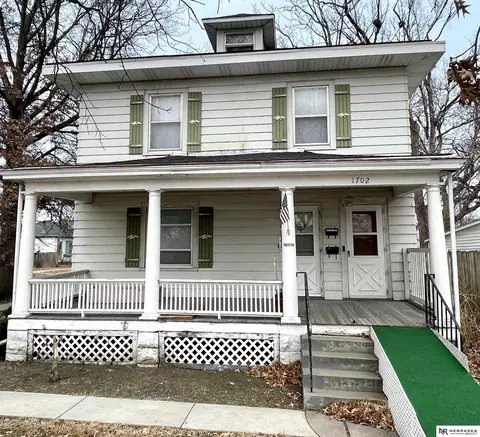 1702 S 15th St, Lincoln, NE 68502