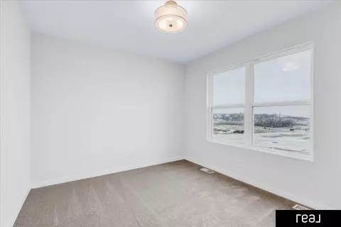 Bedroom - 17606 Hanover St, Bennington, NE 68007 photo 1 of 3