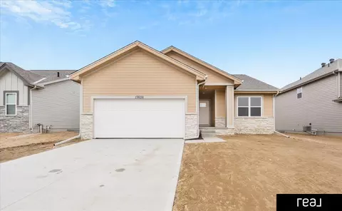 17606 Hanover St, Bennington, NE 68007