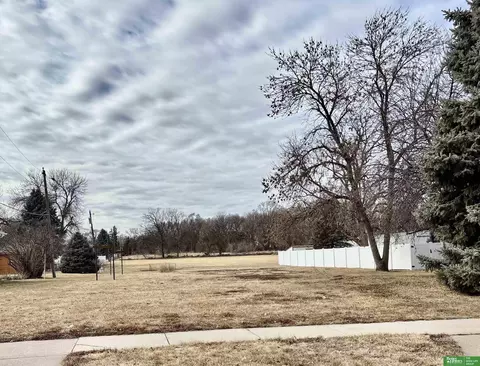 811 2nd St, Yutan, NE 68073