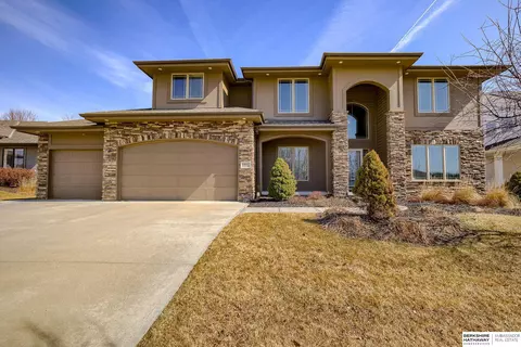 1331 S 210 St, Elkhorn, NE 68022