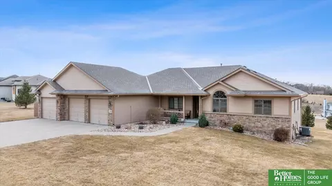 12620 N 69th St, Omaha, NE 68152