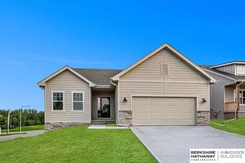 18403 Sage St, Omaha, NE 68136