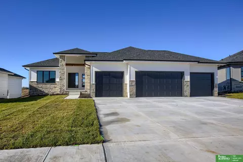 5416 N 196th Ave, Elkhorn, NE 68022