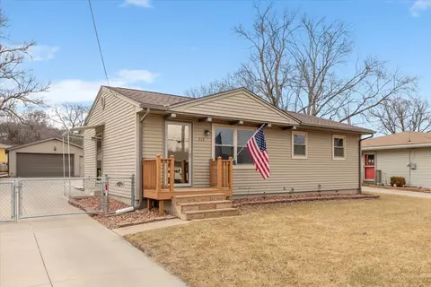 218 Greenhaven Rd, Council Bluffs, IA 51503