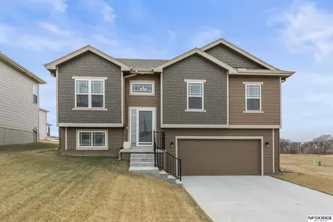 18061 Soldier St, Omaha, NE 68136