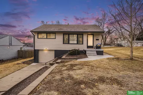 505 E 5th St, Papillion, NE 68046