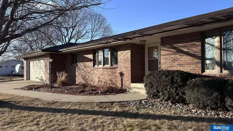 223 B St, Hampton, NE 68843