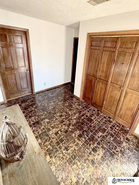 Entry Way - 1322 S 5th St, Beatrice, NE 68310 photo 2 of 3