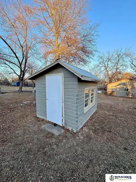 Exterior - 1322 S 5th St, Beatrice, NE 68310 photo 6 of 6