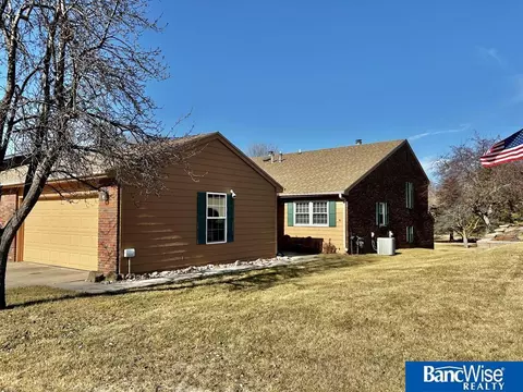 6840 Old Post Pl, Lincoln, NE 68506