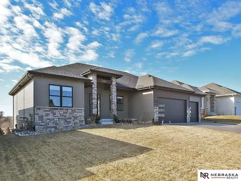 21763 K St, Elkhorn, NE 68022