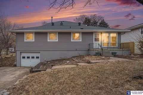 2104 S 123 St, Omaha, NE 68144