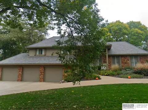 9912 Harney Pkwy S, Omaha, NE 68114