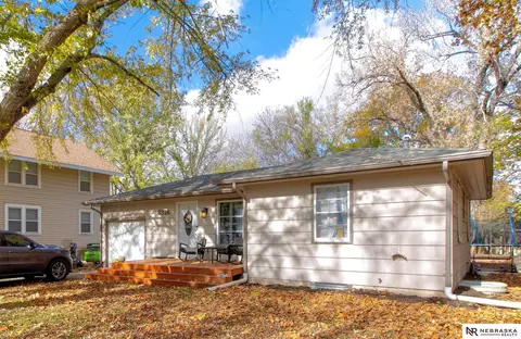 5336 Knox St, Lincoln, NE 68504