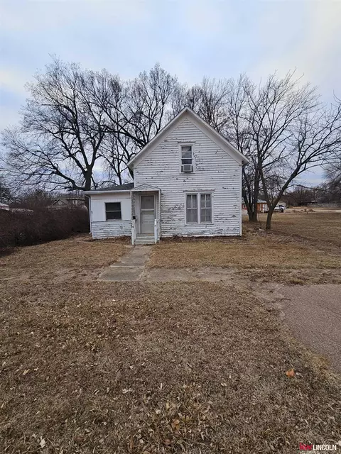 515 N Clay St, Clay Center, NE 68933