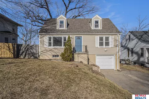 6760 Wirt St, Omaha, NE 68104