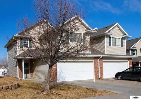 8940 Sicily Ln, Lincoln, NE 68526