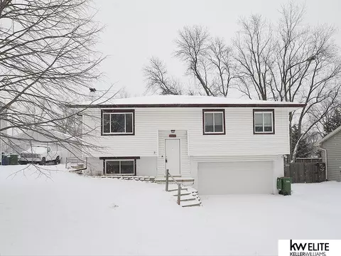 2612 Citta Dr, Bellevue, NE 68147