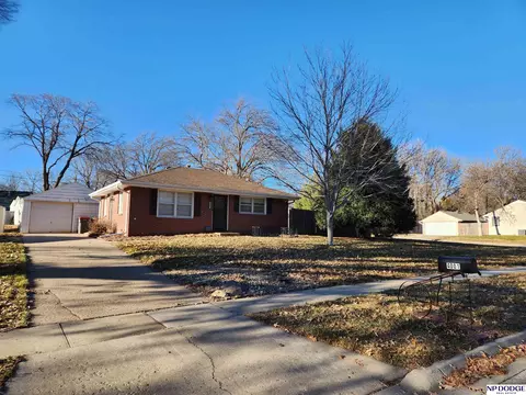 4001 Dunn Ave, Lincoln, NE 68502