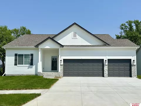 16911 Curtis Ave, Omaha, NE 68116