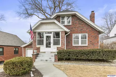 4680 Mason St, Omaha, NE 68106