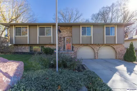 606 Martin Dr N, Bellevue, NE 68005