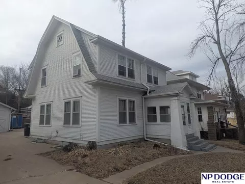 6944 Florence Blvd, Omaha, NE 68112