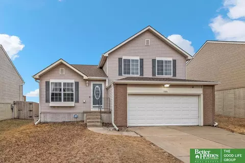 8706 N 155 St, Bennington, NE 68007