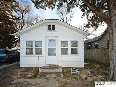 1705 S 13 St, Council Bluffs, IA 51501