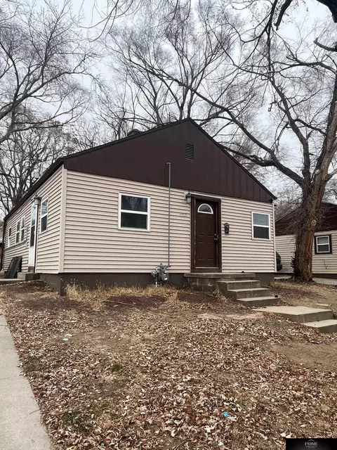 6928 Lafayette Ave, Omaha, NE 68132